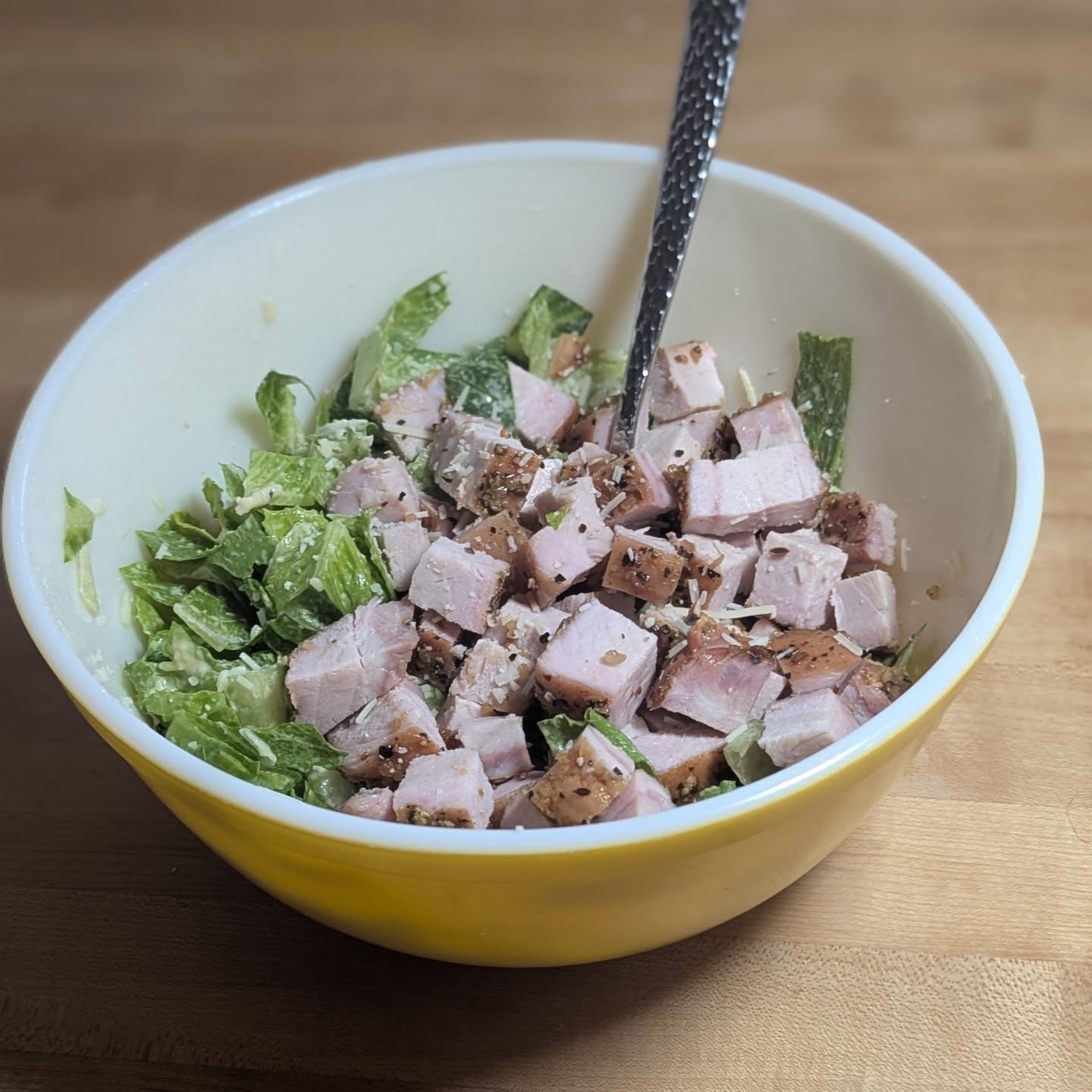 2026 goal, get to sub 20% body fat percentage (I estimate this around 165lbs). I will maintain my workout routine and focus and high protein and low carb again. More real food and less snacks as well. This was my start, a workout this morning (first one in 2 weeks!) and a salad with @bearmountainbbq smoked pork chop seasoned with @spiceology garlic junkie. Nothing too crazy for new years resolutions, more marginal improvement and iteration on this journey I have been on for years now. Help hold me accountable, I'll do the same for you and we can continue to improve together. #bearmountainbbq #ﬁtnessjourney